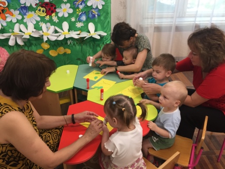 Волонтёры библиотеки посетили дом ребенка «Капелька»