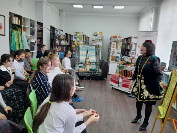 Общество татарской культуры «Дуслык» в гостях у библиотеки