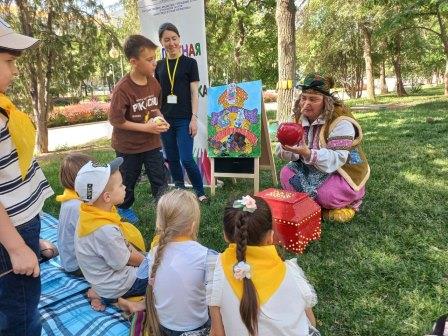 Детская библиотека  открыла новый сезон проекта «Книжные пикники»