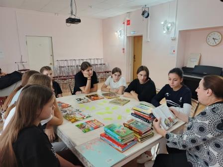 Час интересных сообщений «На свете множество собак» в Центре помощи детям «Улитка»
