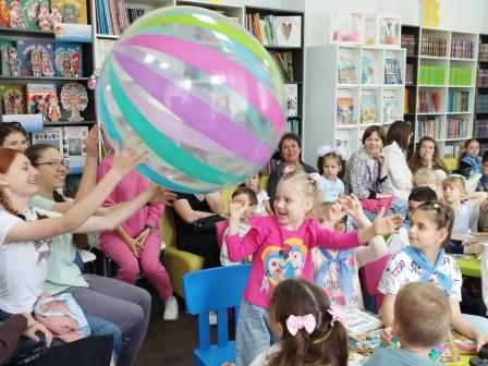 День защиты детей в Областной детской библиотеке: праздник книг, творчества и открытий