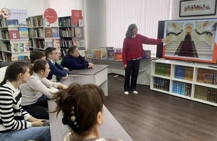 «Волшебный мир театра: от кулисы до аплодисментов!»