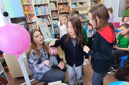 Яркое воскресенье для юных читателей