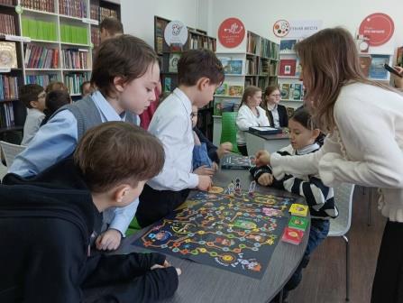 В детской библиотеке состоялась презентация настольной игры «БезОпасный Интернет»