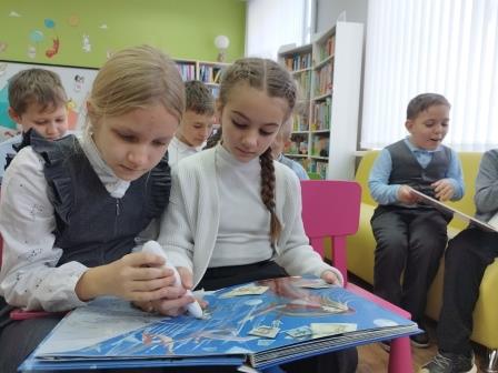 В детской библиотеке стартовала акция «Напиши письмо Деду Морозу»