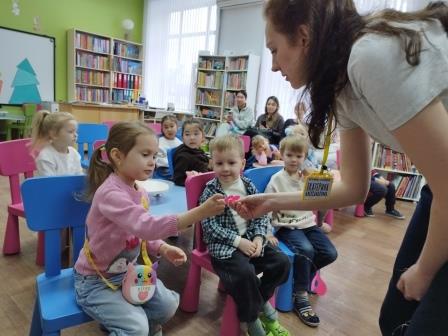 День матери в областной детской библиотеке