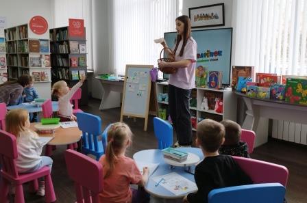 Увлекательные встречи в детской библиотеке