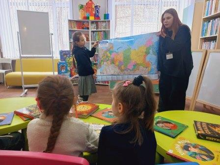 Читатели детской библиотеки отправились в сказочное путешествие по России