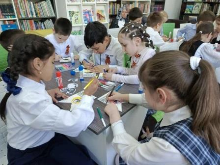 Этнографический калейдоскоп «Через века: традиции коренных народов» прошёл в областной детской библиотеке