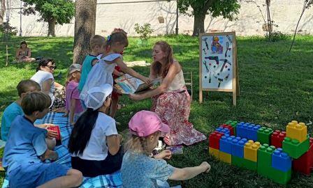 Книжный пикник «Стройка века»