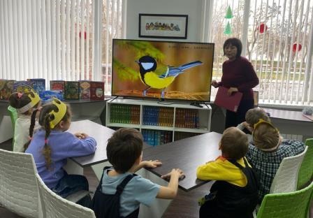 Воскресенье в библиотеке: приключения в стране букв, сказок и искусства