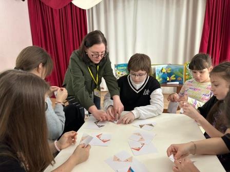 Специалисты детской библиотеки посетили центр помощи детям, оставшимся без попечения родителей «Улитка»