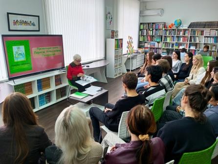 В детской библиотеке состоялась презентация книги о выдающихся астраханках