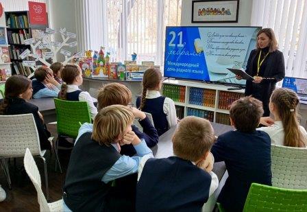 Познавательный час «Язык — живая душа народа»