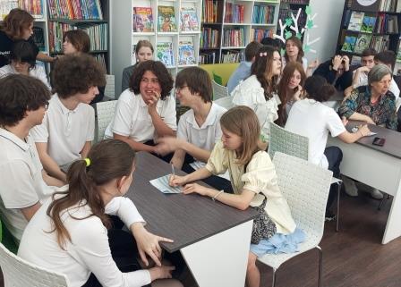 В библиотеке состоялся интеллектуальный турнир «Прогулки по Астрахани»