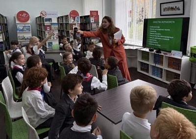 Журналист телеканала Russia Today встретилась с читателями Областной детской библиотеки