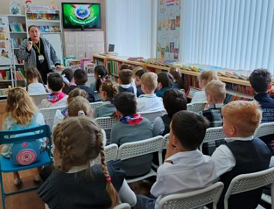 Мир прекрасный, безопасный: учимся быть осторожными вместе!