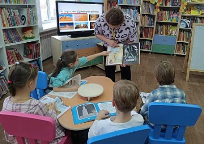 Воскресенье вместе с библиотекой: путешествие в мир знаний и творчества