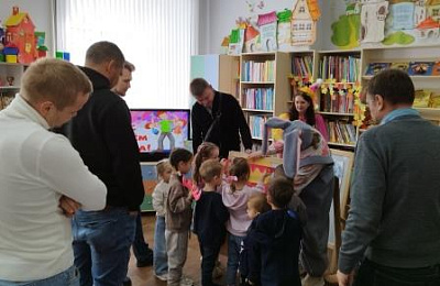 «С папой классно!» — незабываемый день в детской библиотеке