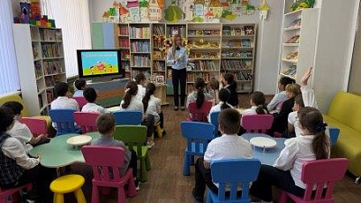 Безопасность на дорогах: познавательная встреча в детской библиотеке