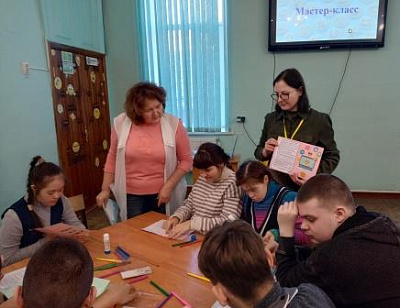 Библиотекари провели познавательные встречи в рамках Недели безопасного Рунета 2026 и акции «Дарите книги с любовью»